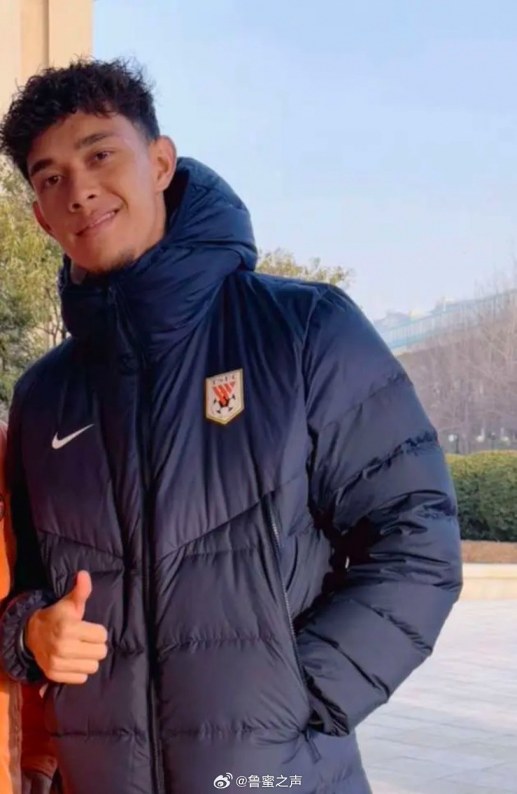  博主：泰山隊新援李小恒已抵達俱樂部，明天將隨隊登泰山祈福