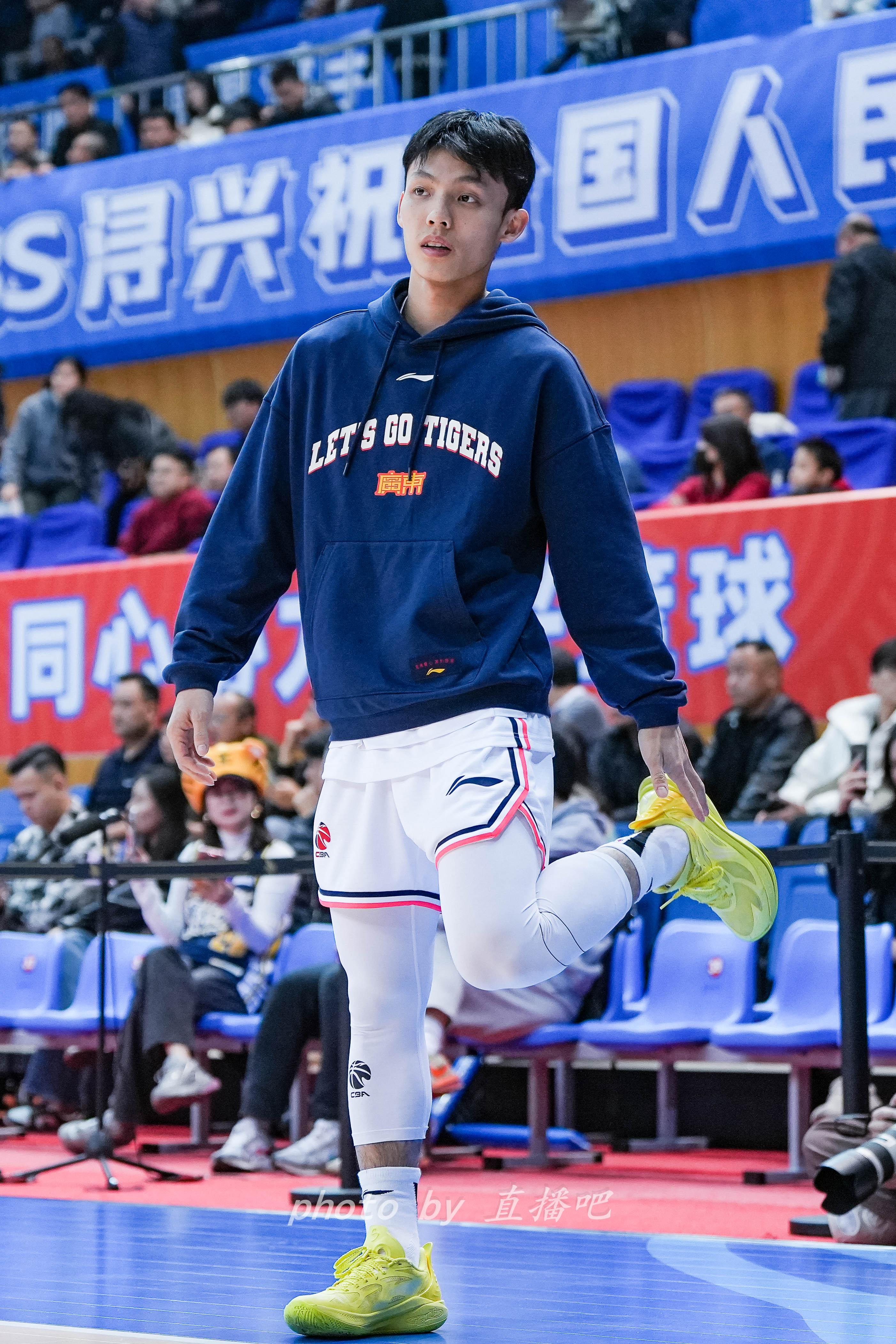  “控球中鋒”！徐杰這身體素質(zhì)有億點(diǎn)東西