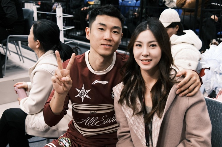  很搭！高詩巖妻子曬多張美照：打卡全明星 吉林下次見