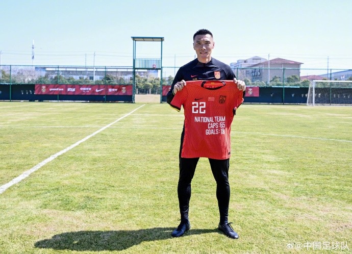  向退役的前國家隊球員于大寶表達(dá)感謝、送上祝福