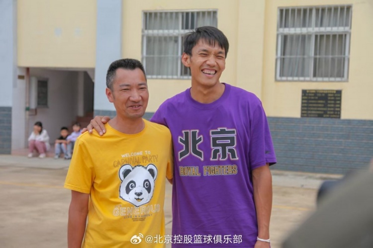  那一封信的故事還在延續(xù) 矣進宏母校的師生們來到北京了！