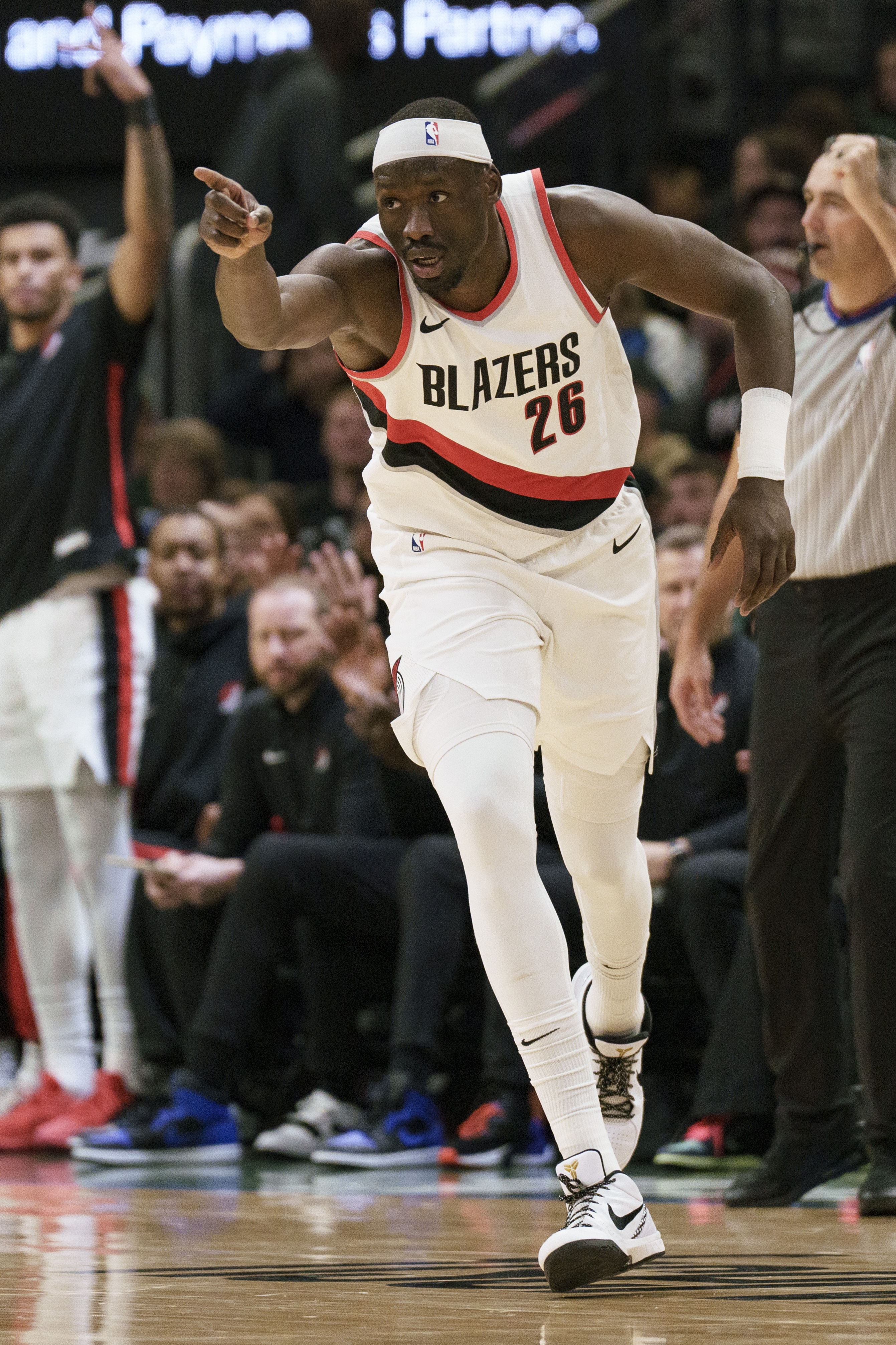  CBA名宿！里斯上半場三分4中3 11分鐘砍下11分5籃板