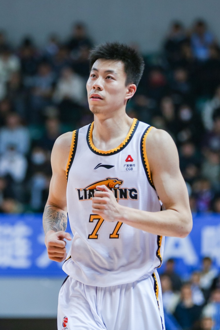  媒體人：張鎮(zhèn)麟、韓德君將因傷缺席今晚對陣北控的比賽