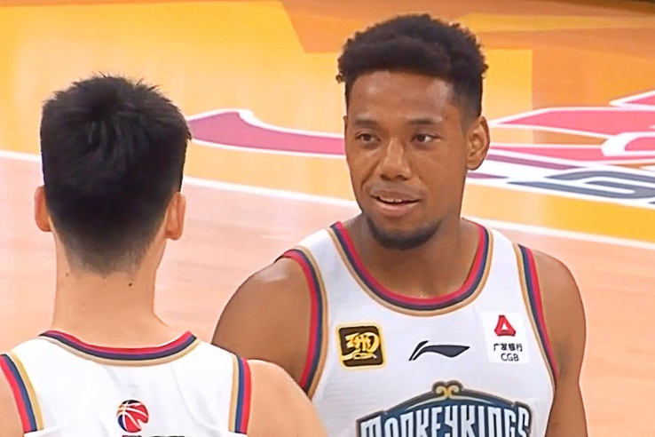  手感不錯(cuò)！祝銘震半場6中4&3記三分拿下11分4籃板