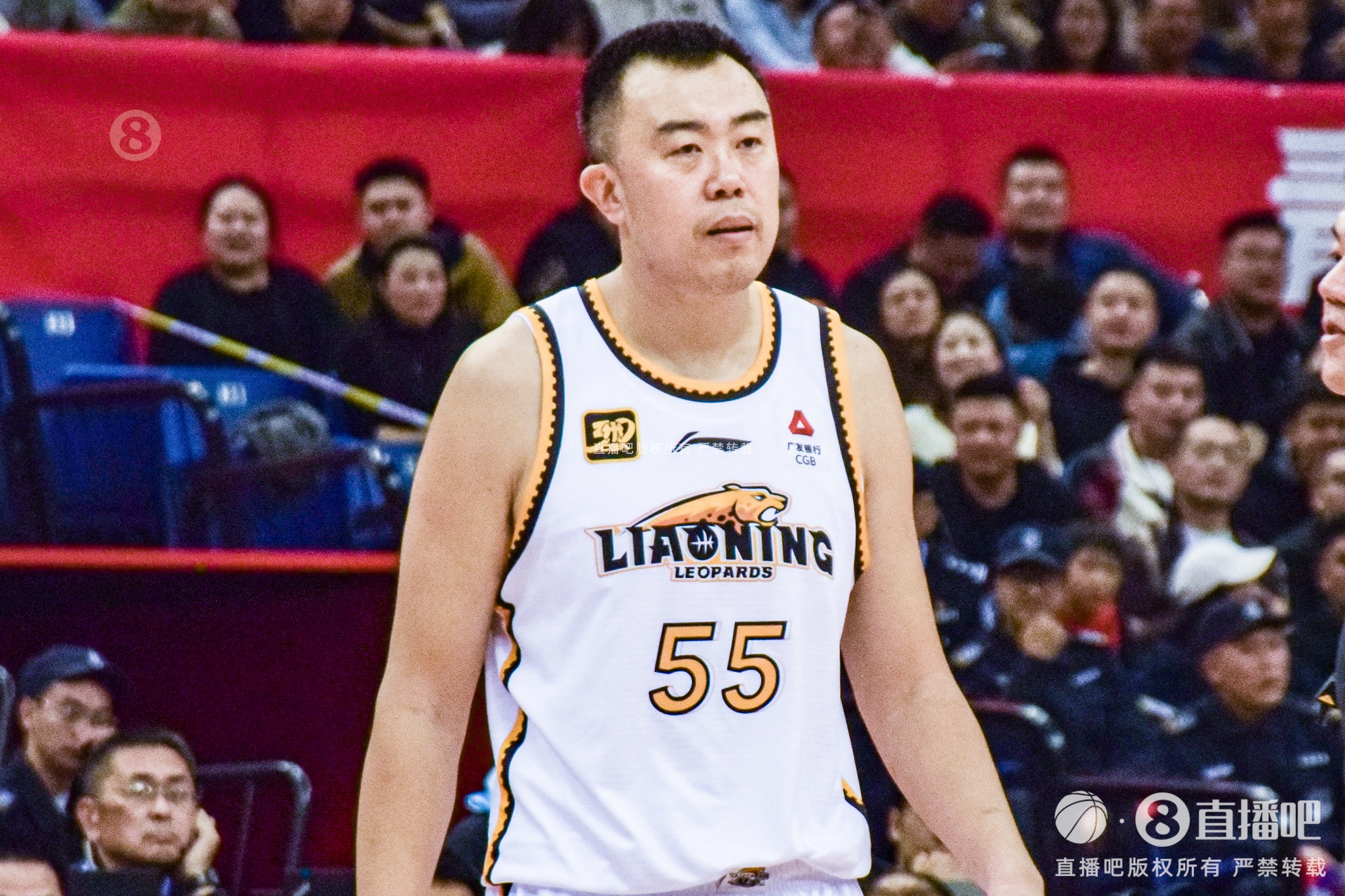  油箱滿滿的！韓德君上半場5投全中得到10分3板2助1斷