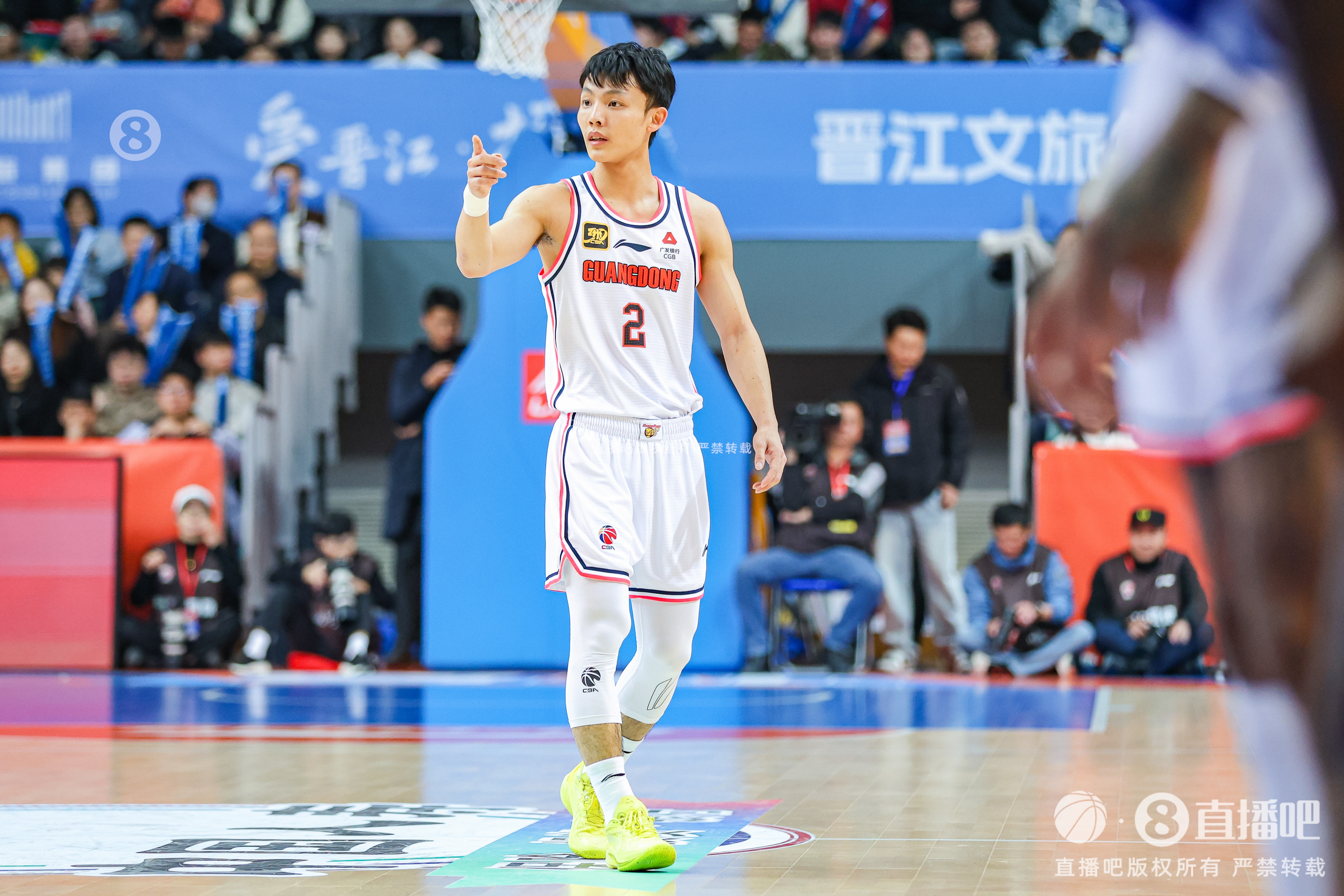  徐杰：身高不是打籃球的唯一標(biāo)準(zhǔn) 努力、勤奮、自律也是天賦