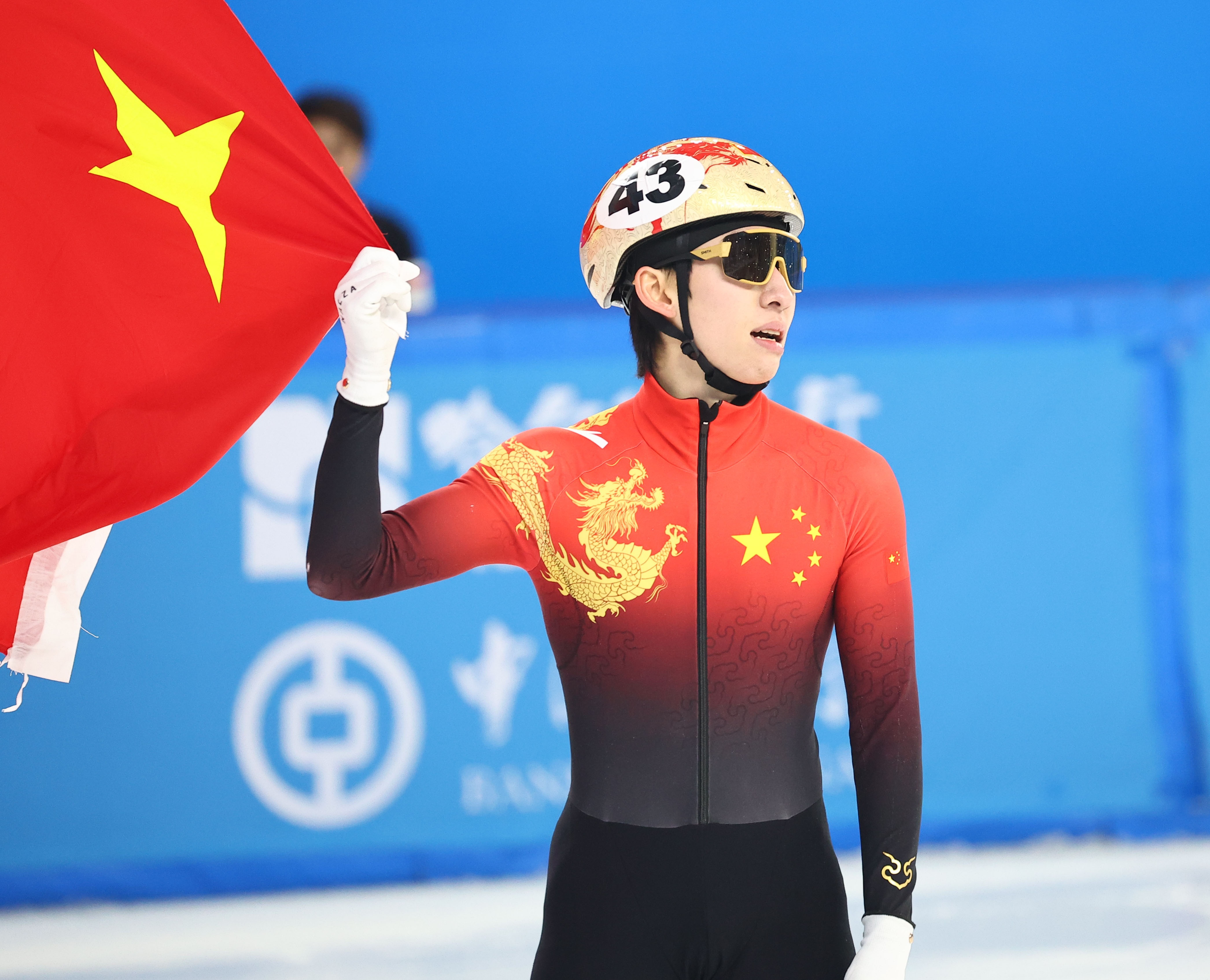  媒體人：中國冰雪歸化非常成功，但足球歸化花更多錢卻連水花都沒