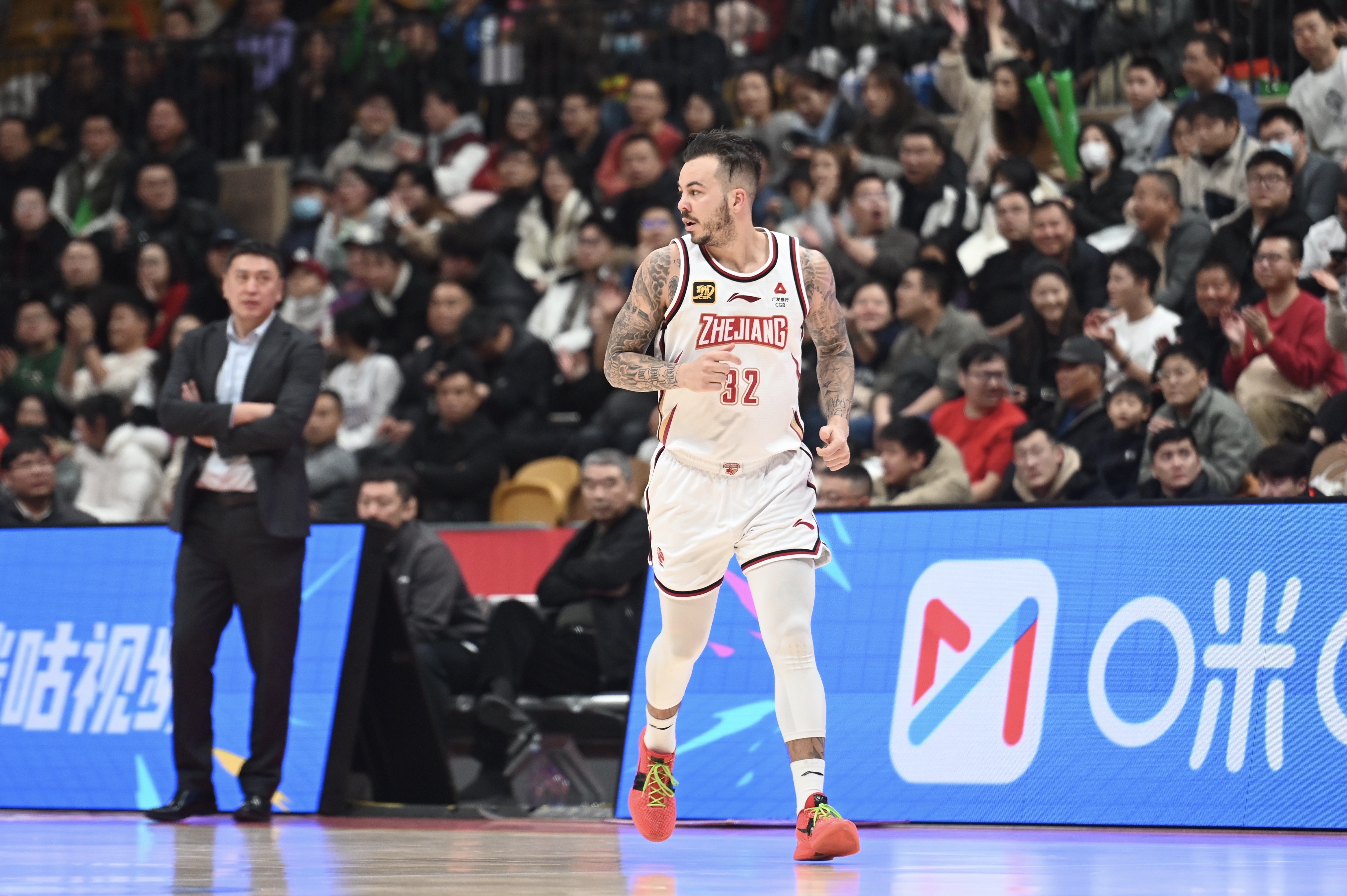  40+三雙難救主！約克39中18&三分22中10空砍48分10籃板11助攻