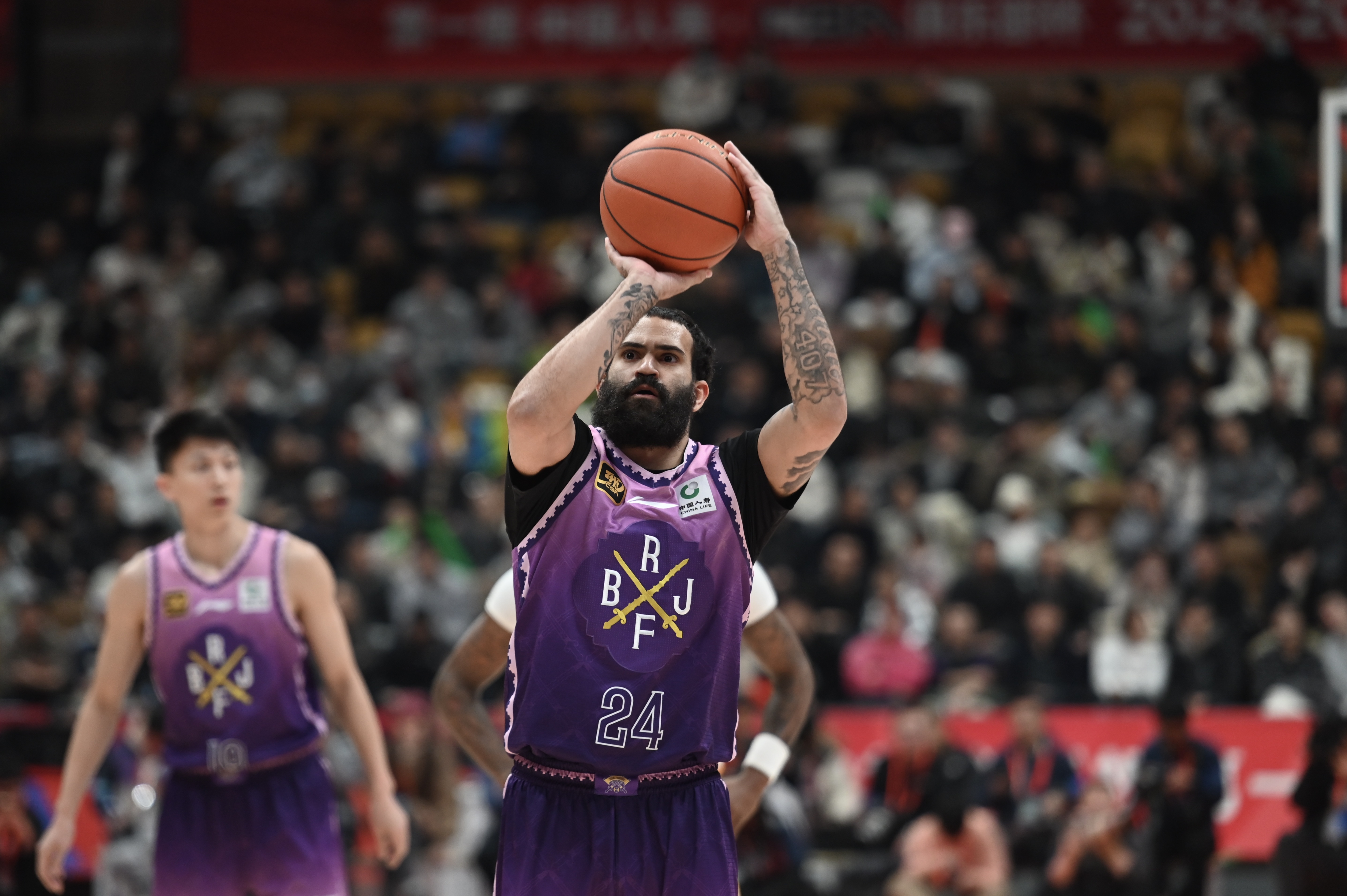  攻筐效率真不錯！里勒半場11中7&5罰全中轟下全隊(duì)最高的19分