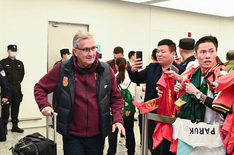  蘇媒：國足仍有爭第二希望，但真的不能再“守”下去了