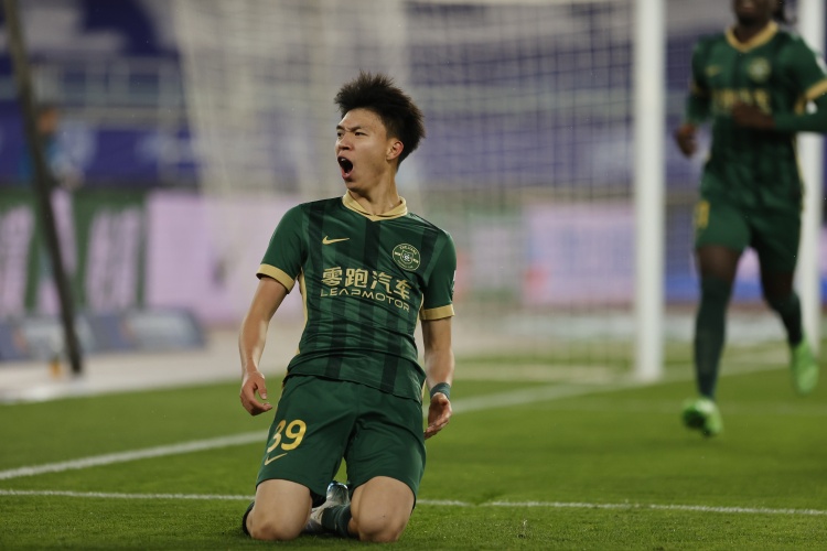  津媒：王鈺棟等多名小將嶄露頭角，必然能推動更多年輕球員登場